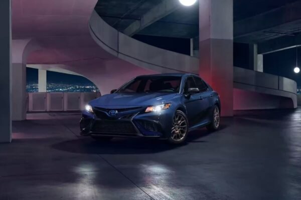 Toyota Camry Hybrid 2024